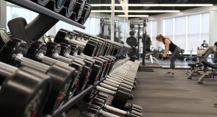 dumbells-in-empty-gym