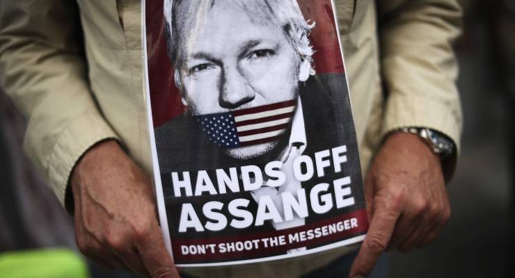 Julian Assange rally extradition wikileaks