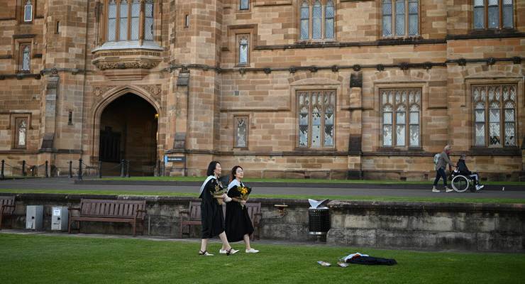 Shiyu Bao and Katerina Ma, both from China, on the University of Sydney campus (Image: Reuters/Loren Elliott)