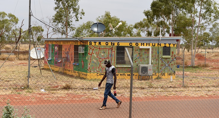 The Aboriginal community of Ali Curung, 400km north of Alice Springs (Image: AAP/Dan Peled)