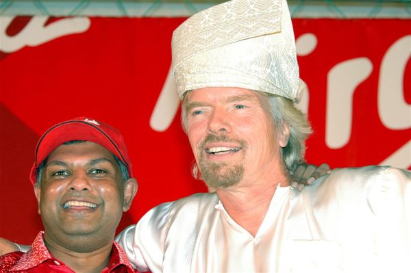 August 2007 167ab 3 Tony Fernandes & Richard Branson announcing the AirAsiaX deal, photo Peter Ricketts