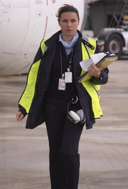 A French dispatcher sending jets on her way 