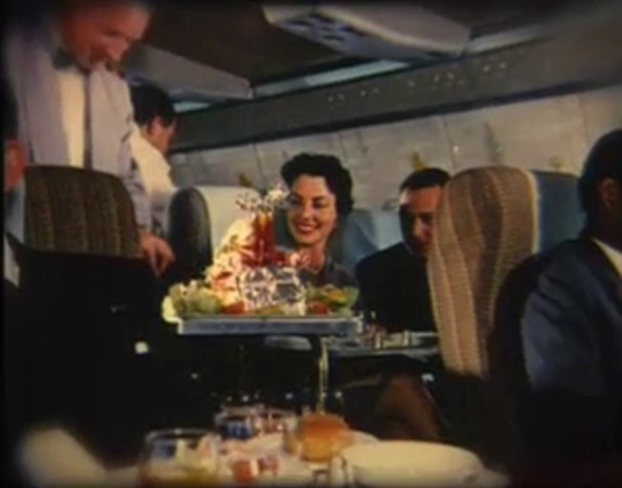 First class inside the early model 707 © Qantas