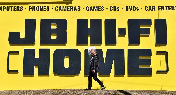 A customer seen outside a JB Hi-Fi store (Image: AAP/Darren England)