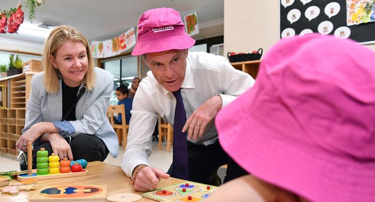 NSW Labor Leader Chris Minns and wife Anna Minns (Image: AAP/Bianca De Marchi)