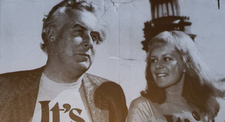 Gough Whitlam with singer Little Pattie (Image: AAP/David Crosling)