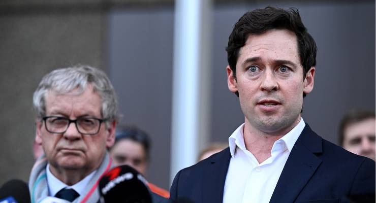 Journalists Chris Masters and Nick McKenzie (Image: AAP/Dan Himbrechts)