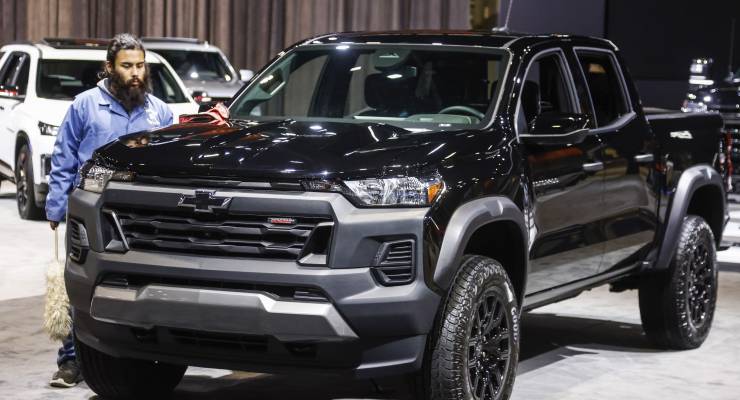 A Chevrolet pick-up truck at the Chicago Auto Show (Image: EPA/Tannen Maury)