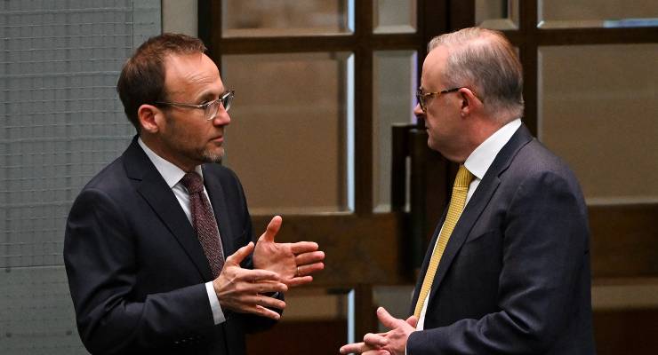 Adam Bandt and Anthony Albanese (Image: AAP/Lukas Coch)