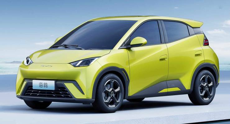 A sodium-ion battery-powered car unveiled in China (Image: JAC Motors)