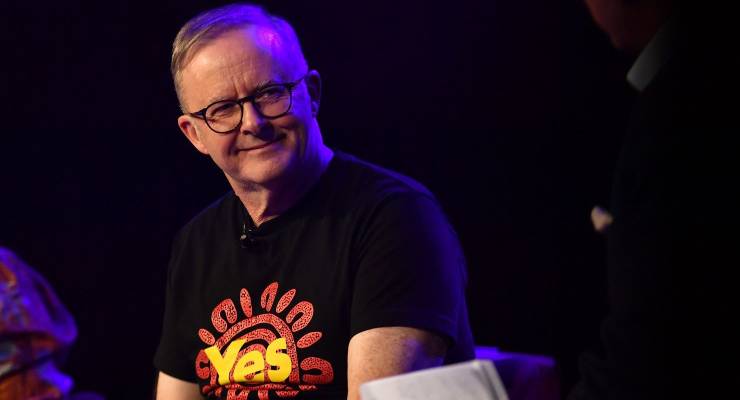 Anthony Albanese at a Yes23 campaign event (Image: AAP/Bianca De Marchi)