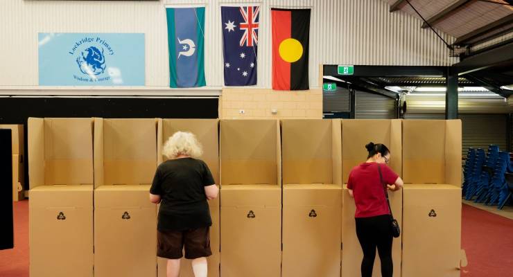 Members of the public voting in the Voice referendum (Image: AAP/Richard Wainwright)