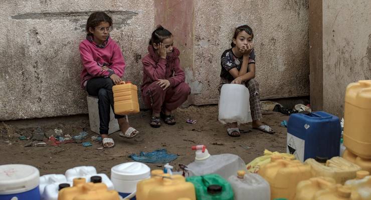 Displaced Palestinian children in Gaza (Image: EPA/HAITHAM IMAD)