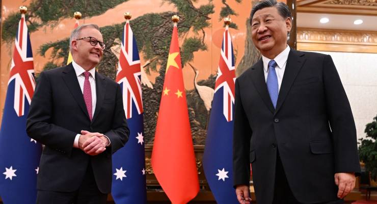 China's President Xi Jinping welcomes Prime Minister Anthony Albanese to Beijing (Image: AAP/Lukas Coch)