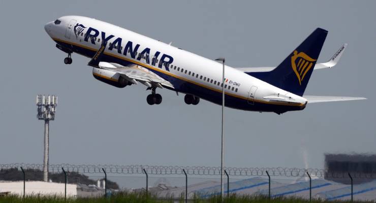 A Ryanair Boeing 737 takes off from Berlin (Image: DPA/Soeren Stache)