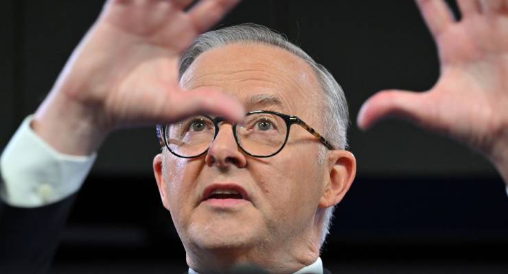 Anthony Albanese (Image: AAP/Mick Tsikas)