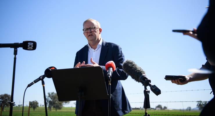 Anthony Albanese speaks to media (Image: AAP/Bianca De Marchi)