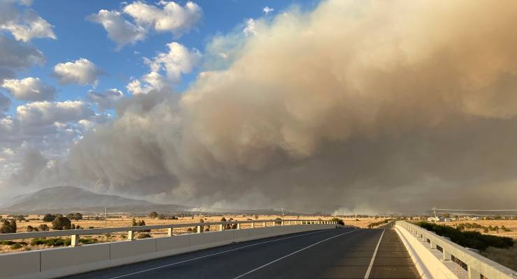 Smoke from bushfires in Western Victoria, Thursday February 22 (Image: Ben Eltham)