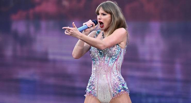 Taylor Swift performing at the MCG (Image: AAP/Joel Carrett)